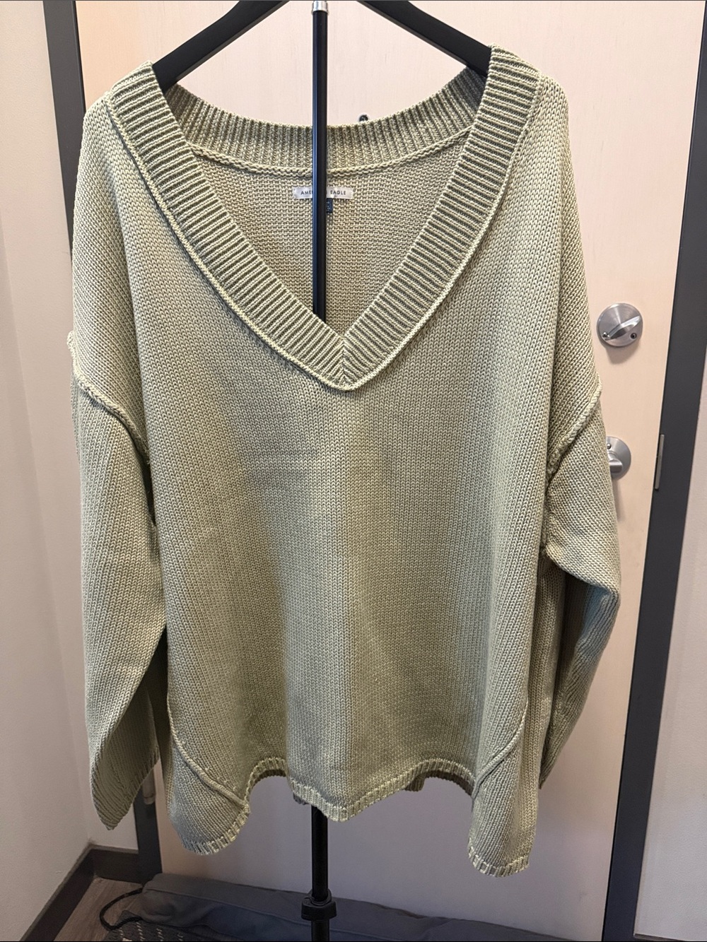 American Eagle Outfitters V-Neck Sweater in Sage Green